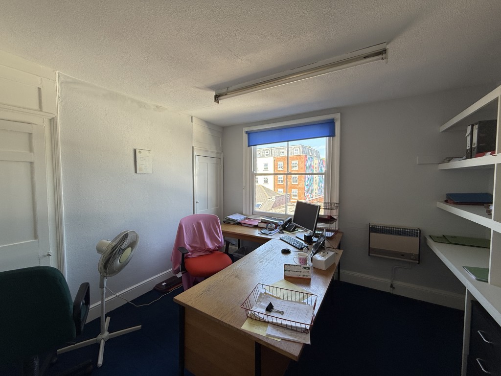 Lot: 56 - SUBSTANTIAL FREEHOLD COMMERCIAL PREMISES FOR OCCUPATION OR REDEVELOPMENT - Second floor rear office room